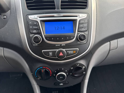 2012 Hyundai Accent GS