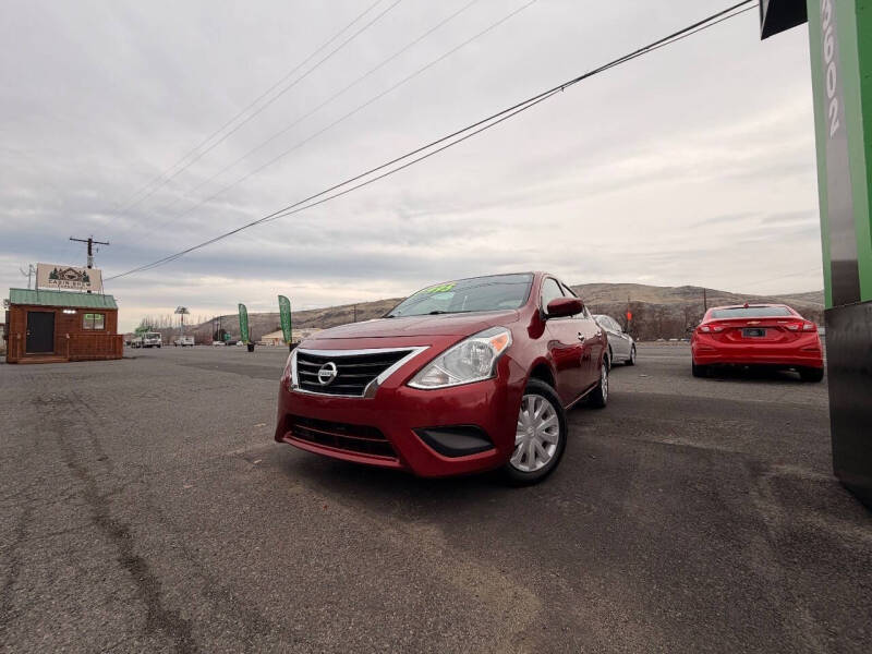 2018 Nissan Versa SV
