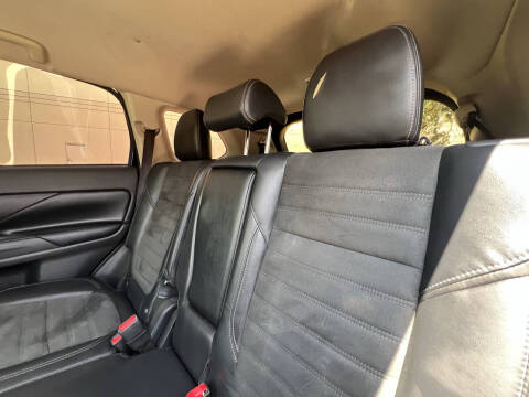 2020 Mitsubishi Outlander SE