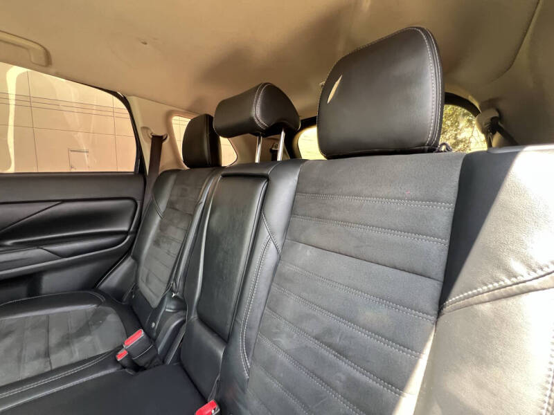 2020 Mitsubishi Outlander SE