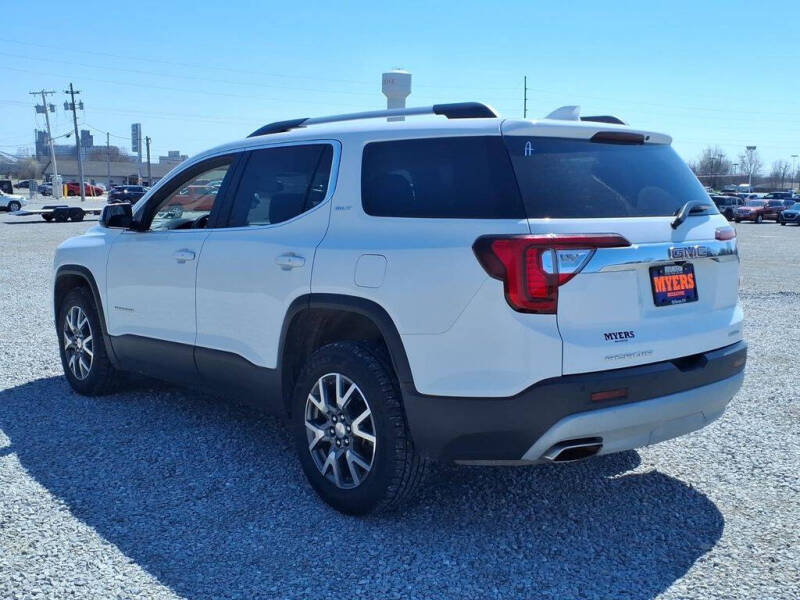 2023 GMC Acadia SLT