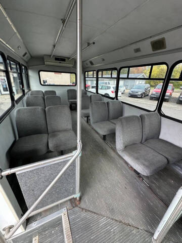 2005 Ford E-Series E-450 SD