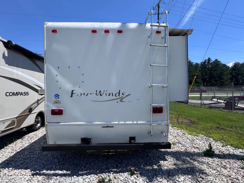 2003 Thor Motor Coach FourWinds 27D