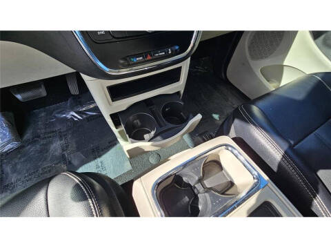 2015 Chrysler Town and Country Touring