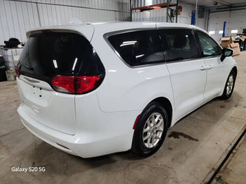 2017 Chrysler Pacifica LX