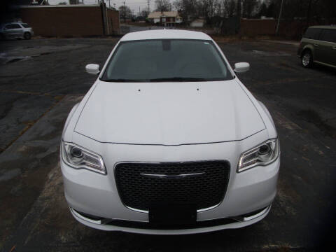 2017 Chrysler 300 Limited
