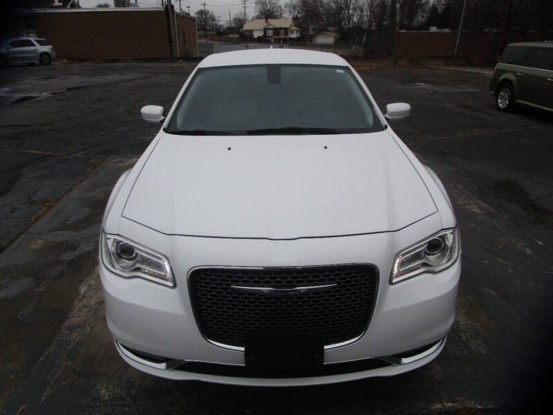 2017 Chrysler 300 Limited