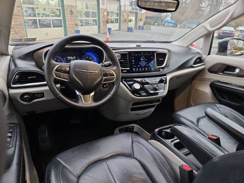 2017 Chrysler Pacifica Touring Plus