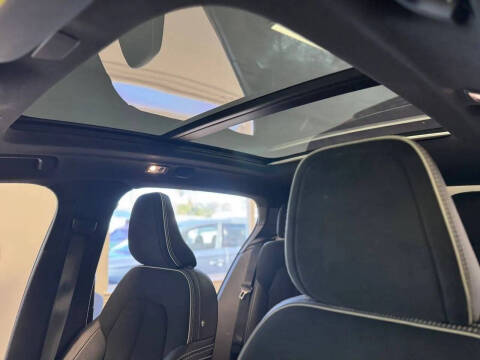 2020 Volvo XC40 T5 R-Design