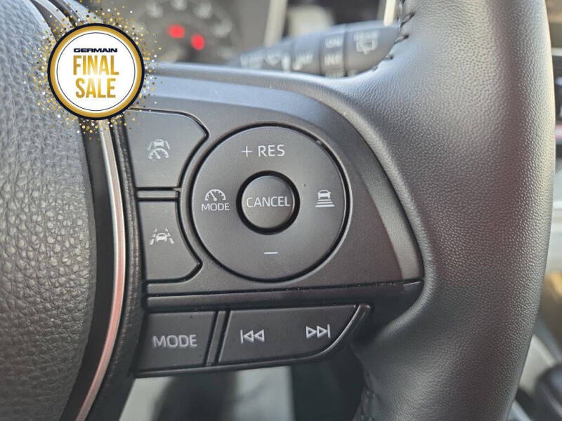 2025 Toyota Corolla Hatchback SE