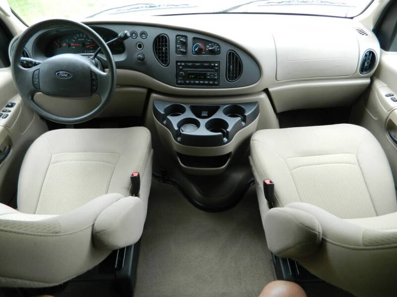 2008 Ford E-Series E-350 SD XLT
