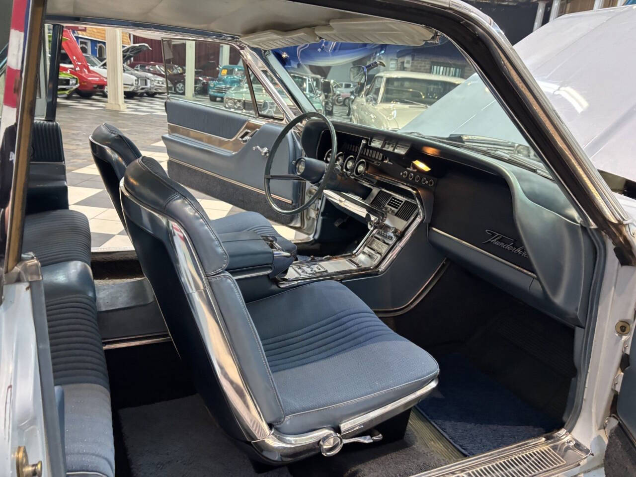 1964 Ford Thunderbird 28