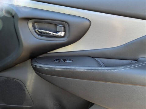 2022 Nissan Murano SL