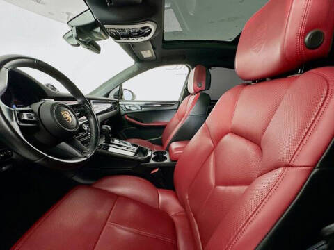 2023 Porsche Macan T