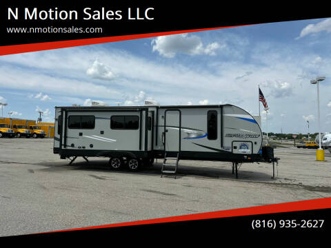2019 Forest River Cherokee Alpha Wolf 26RL for sale at N Motion Sales LLC in Odessa MO