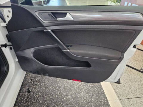 2019 Volkswagen Golf SE