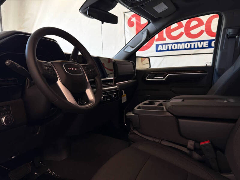 2026 GMC Sierra 1500 Elevation Standard