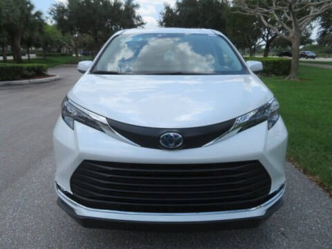 2024 Toyota Sienna XLE 8-Passenger