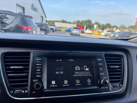 2017 Kia Sedona LX