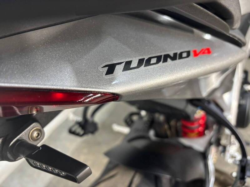 2022 Aprilia Tuono V4