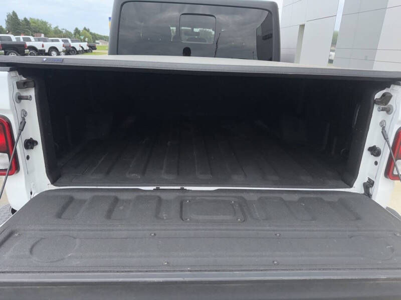 2022 Jeep Gladiator Sport