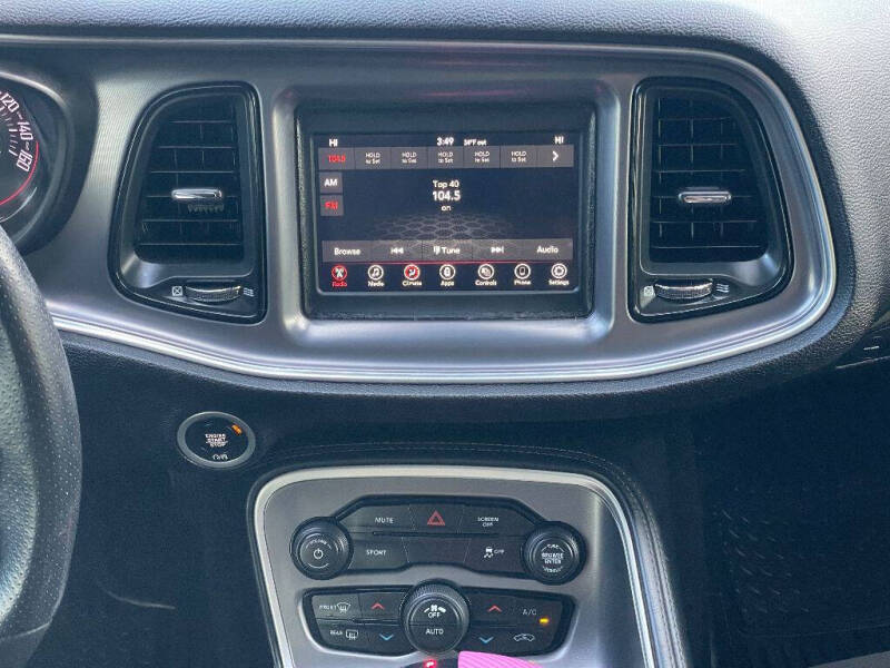 2021 Dodge Challenger SXT