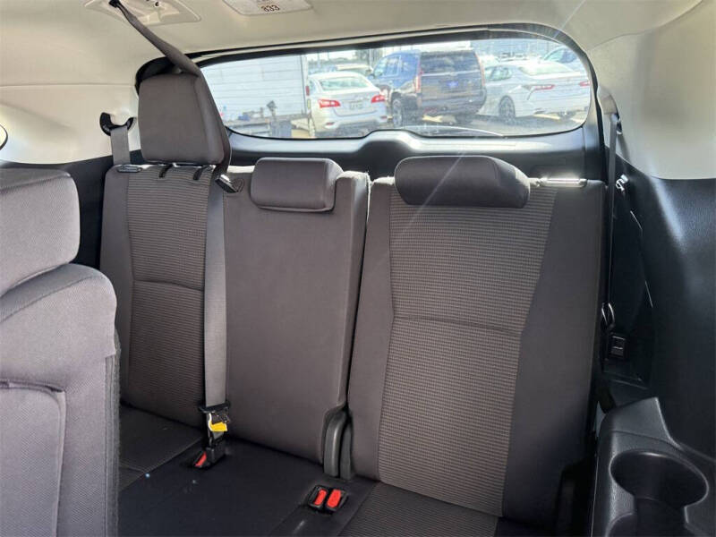 2025 Toyota Highlander LE