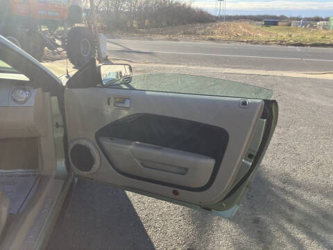 2005 Ford Mustang V6 Premium