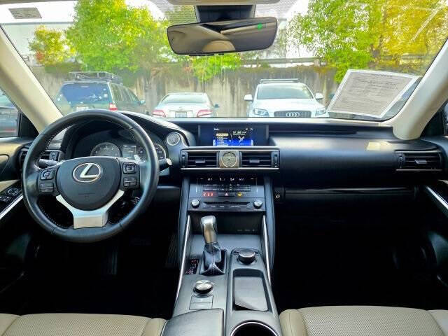 2017 Lexus IS 200t
