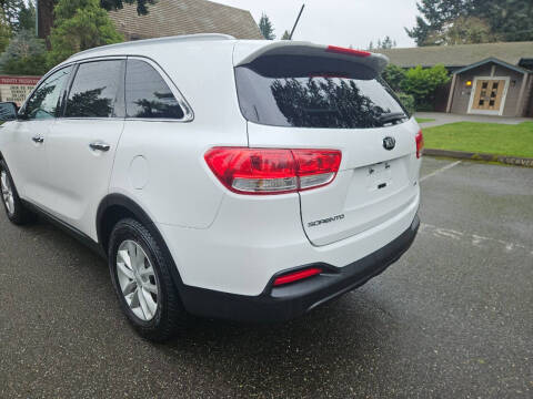 2017 Kia Sorento LX
