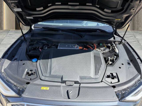 2019 Audi e-tron quattro Prestige