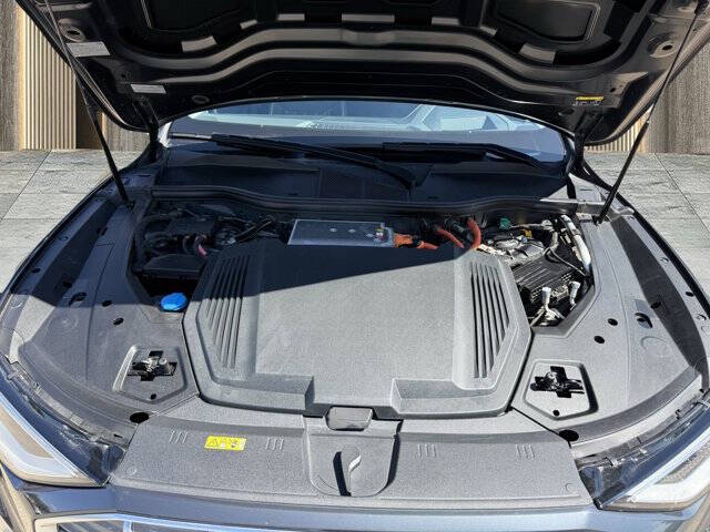 2019 Audi e-tron quattro Prestige