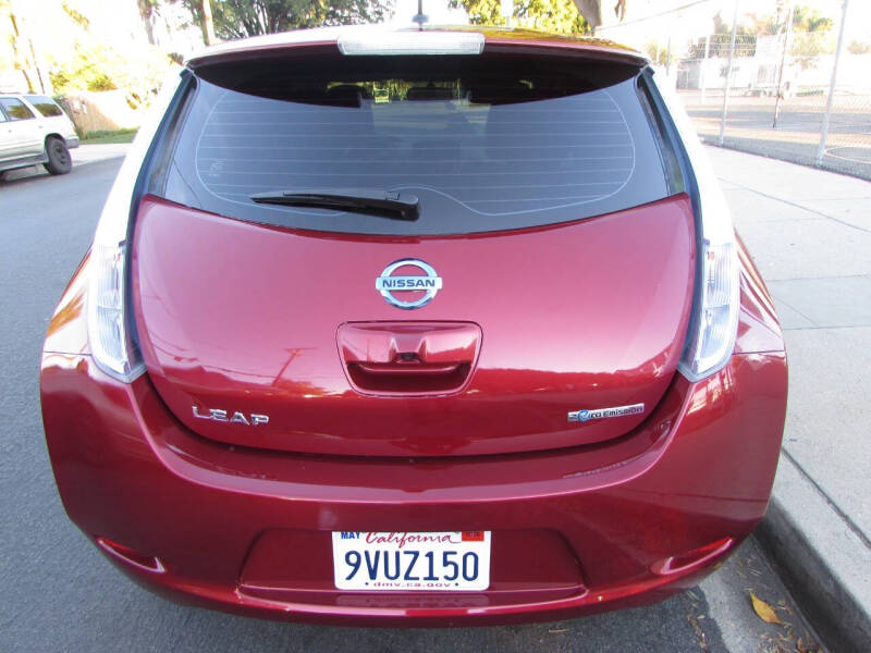2011 Nissan LEAF SL