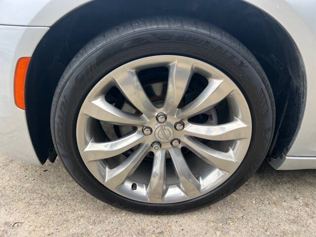 2019 Chrysler 300 Touring