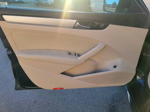 2013 Volkswagen Passat SE PZEV