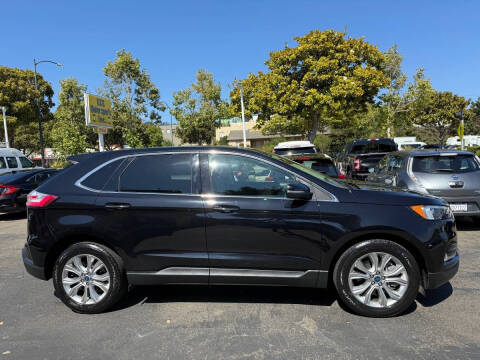 2022 Ford Edge Titanium