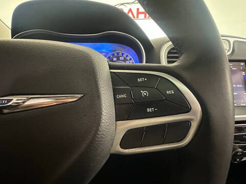 2023 Chrysler 300 Touring L