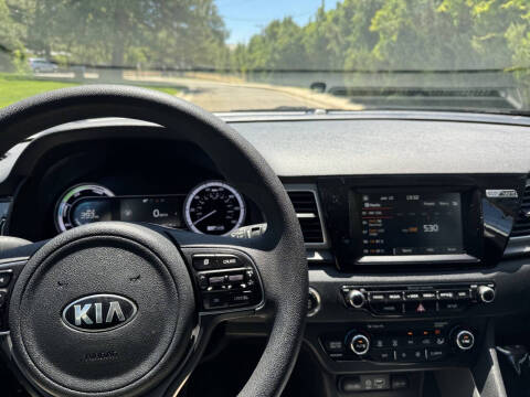2017 Kia Niro LX