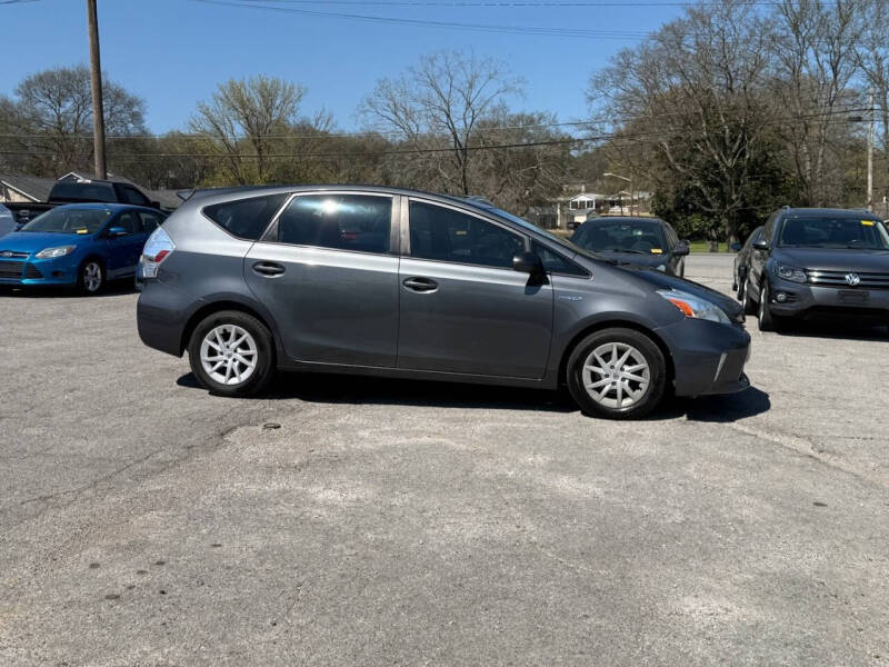 2012 Toyota Prius v Two