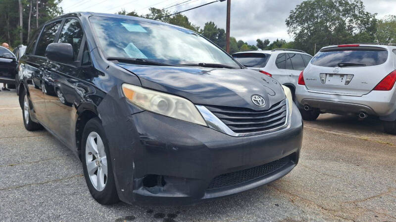 2011 Toyota Sienna LE 7-Passenger Auto Access Seat