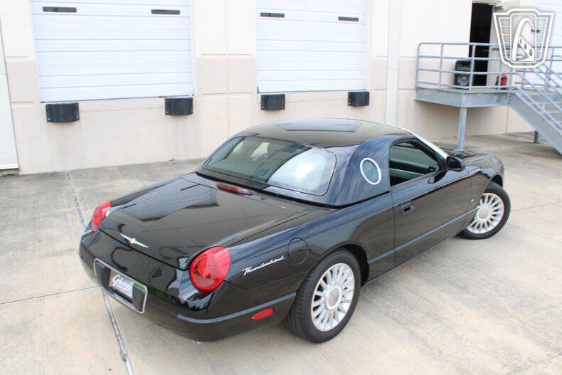 2004 Ford Thunderbird Deluxe