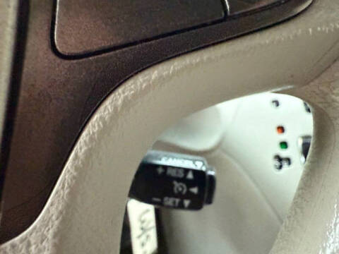 2013 Toyota Sienna LE 8-Passenger