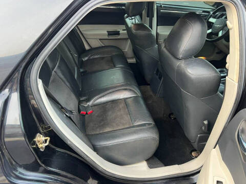 2006 Chrysler 300 SRT-8