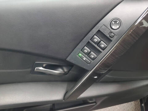 2004 BMW 5 Series 525i