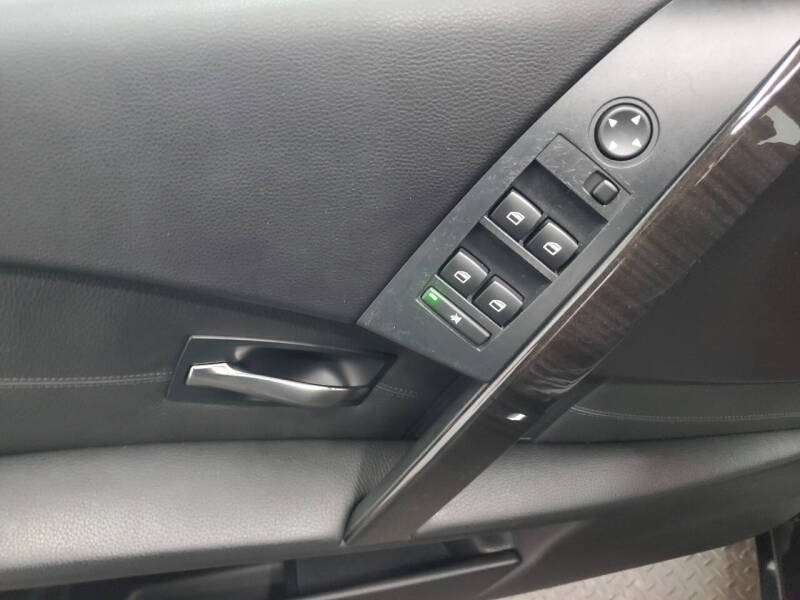 2004 BMW 5 Series 525i