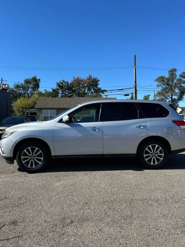 2013 Nissan Pathfinder S photo 7