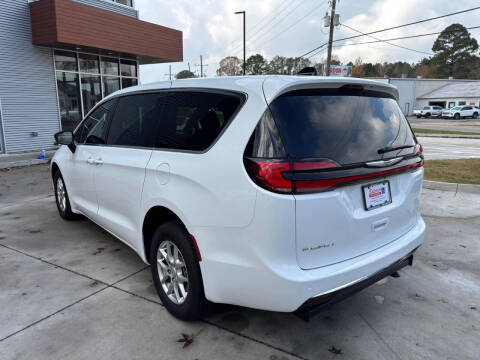2025 Chrysler Pacifica Select