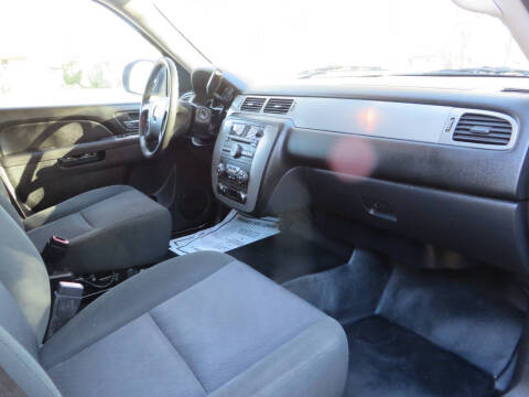 2012 Chevrolet Suburban Fleet 2500