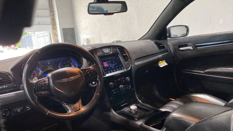 2018 Chrysler 300 S
