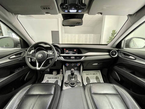 2018 Alfa Romeo Stelvio Sport